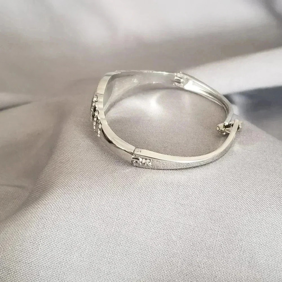 COPY - Oval Gray Shape Crystal Bracelet Silver tone - Picture 3 of 4